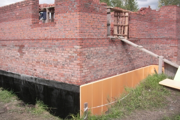 Утепление и гидроизоляция фундаментов в Новосибирске