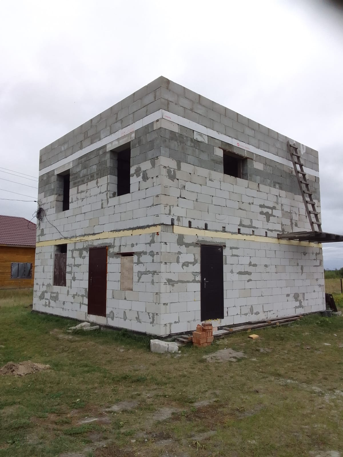 Строительство двухэтажного коттеджа в деревне Алексеевка